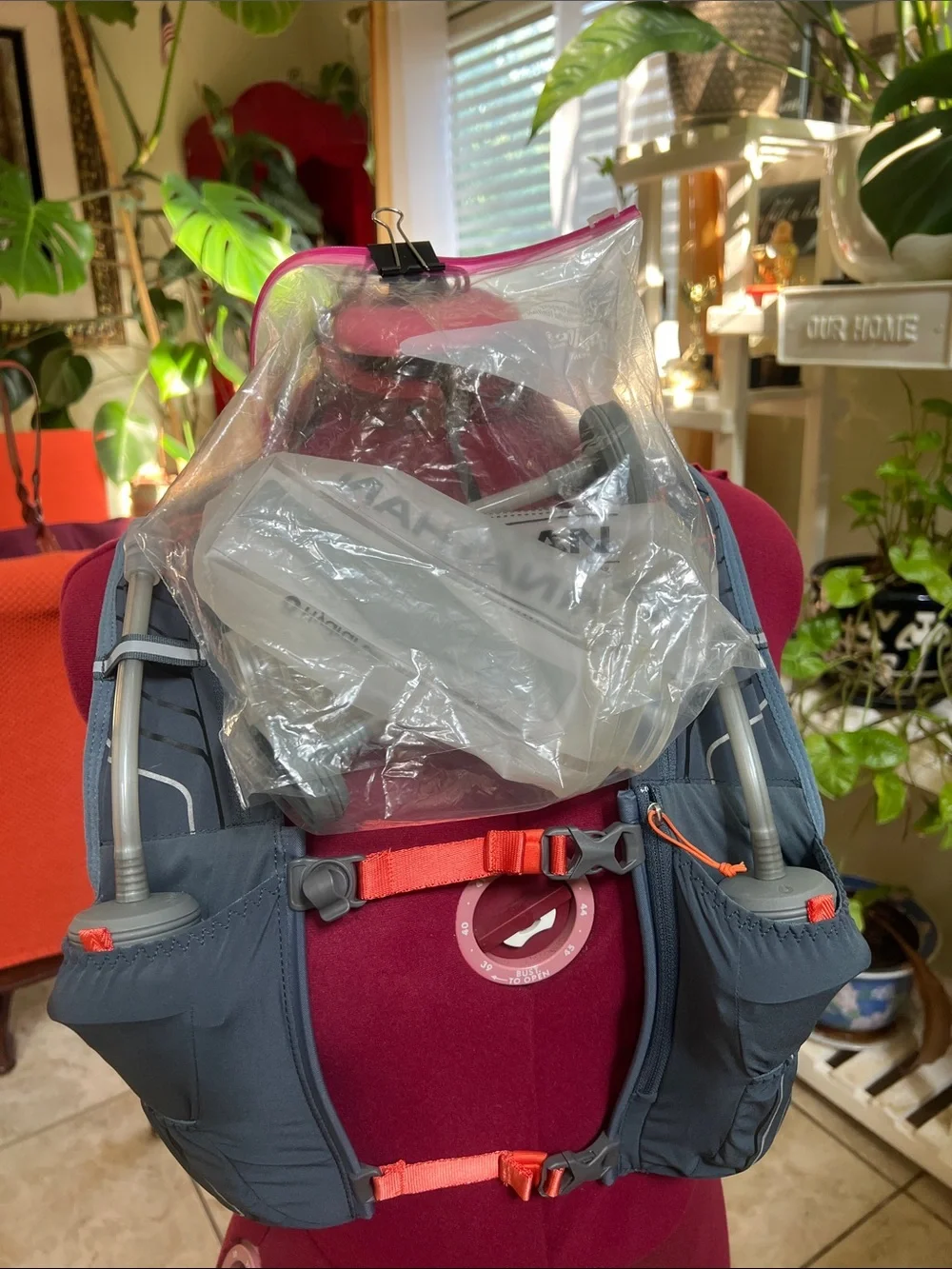 Nathan VaporKrar 2.0 Hydration Pack 4L Race Vest. Size Small Pre-Owned.